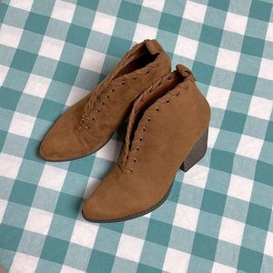 Coconuts by Matisse tan suede booties size 6.5